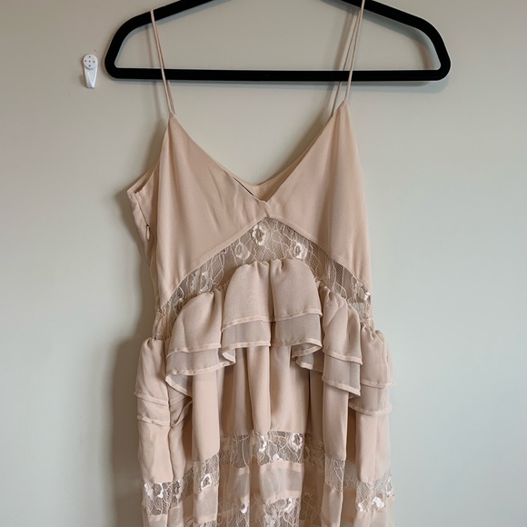 Pink lace dress - Picture 1 of 3